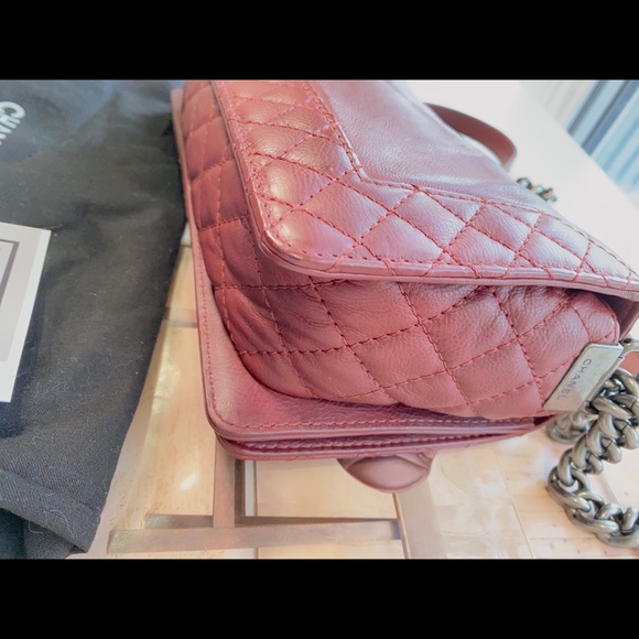 Chanel Medium Le Boy Burgundy - Picture 4 of 10